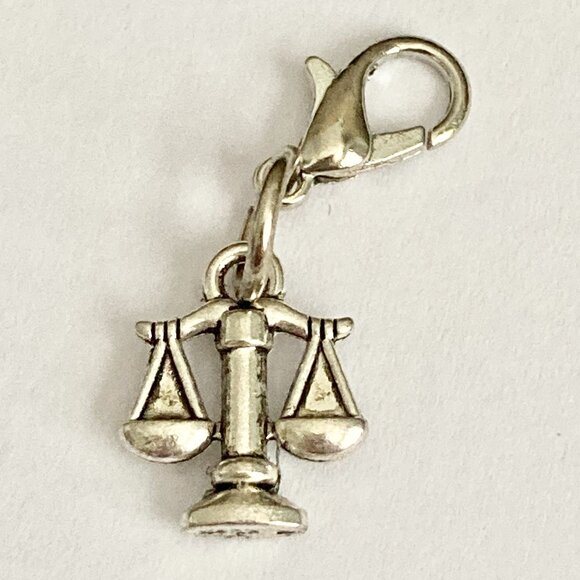Law Scales Clip On Charm Zipper Pull Silver Tone Attorney Paralegal Lawyer Gift - Picture 2 of 6